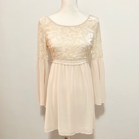 Flying Tomato Ivory Boho Bell Sleeve Dress XS - Picture 2 of 7